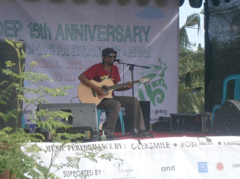 Yaniq playing at IDEP's Anniversary Party